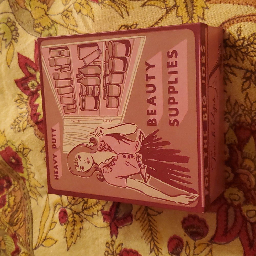 Blue q Beauty supplies cigar tin